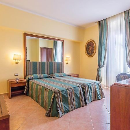 Raeli Hotel Noto Roma Esterno foto