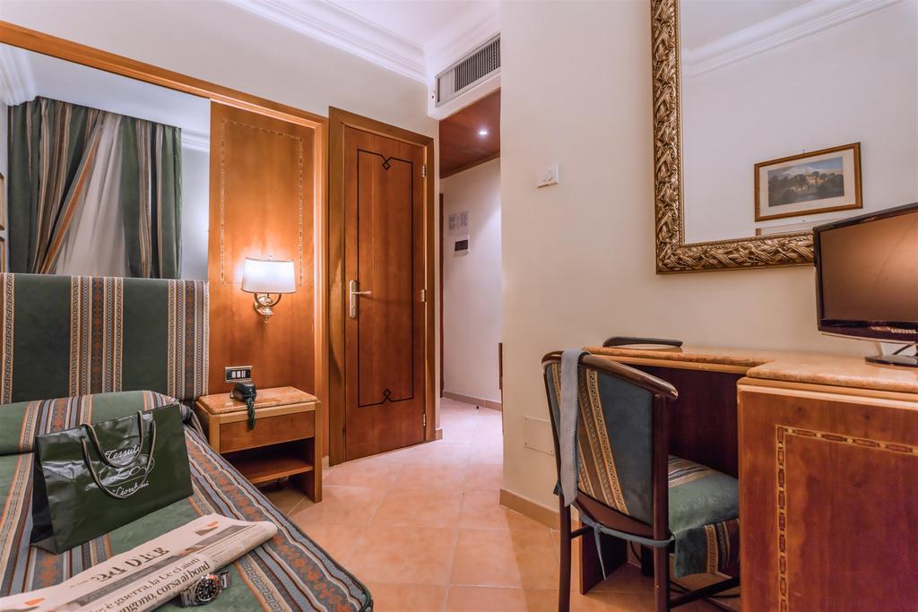 Raeli Hotel Noto Roma Esterno foto