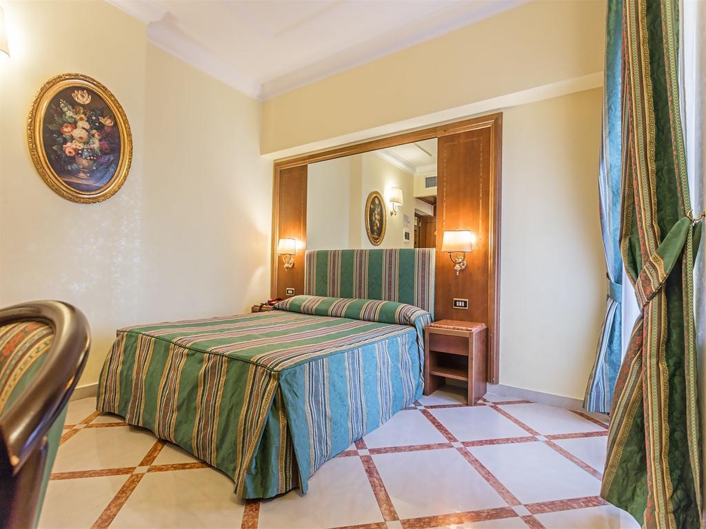 Raeli Hotel Noto Roma Esterno foto