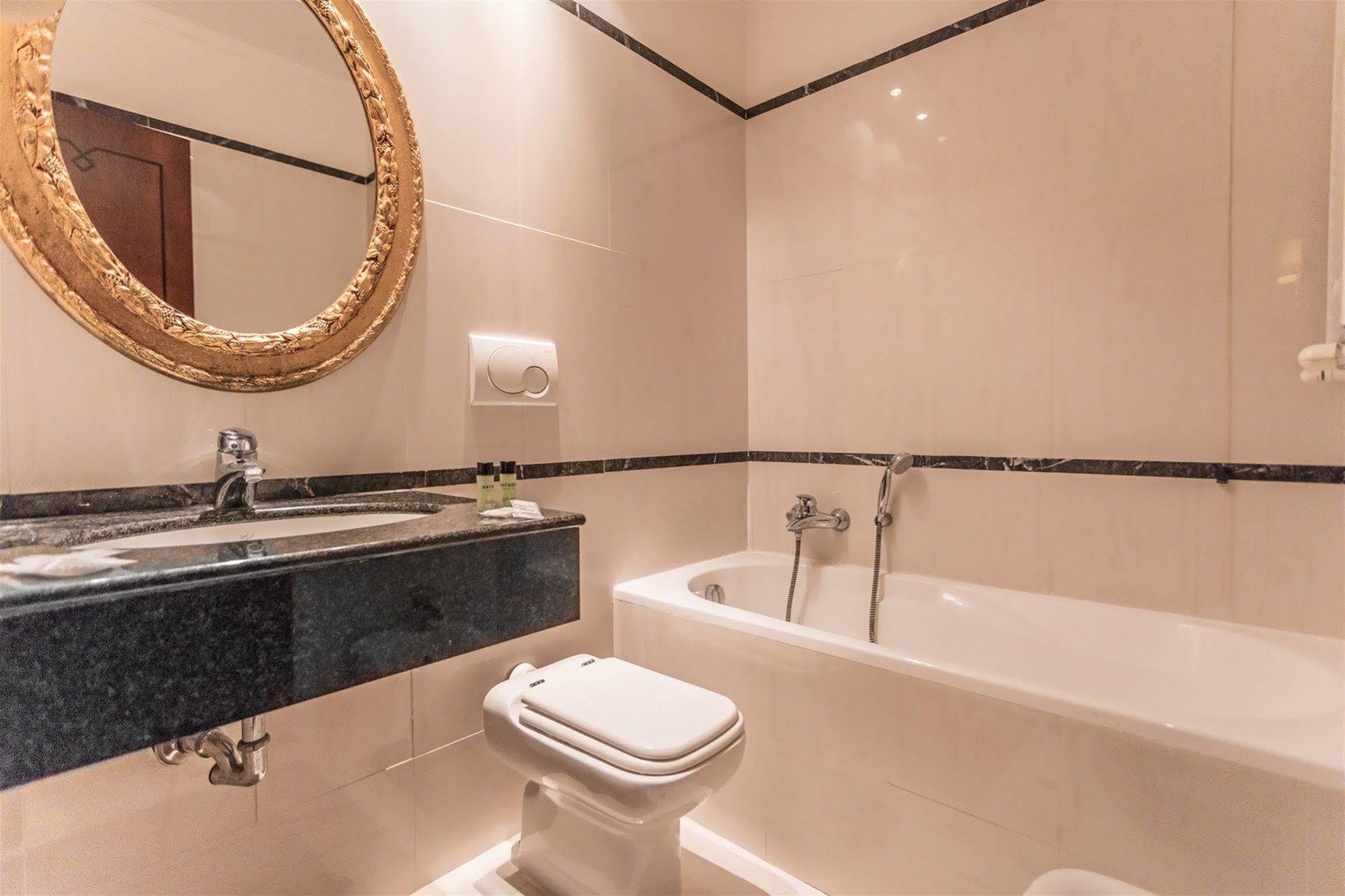 Raeli Hotel Noto Roma Esterno foto