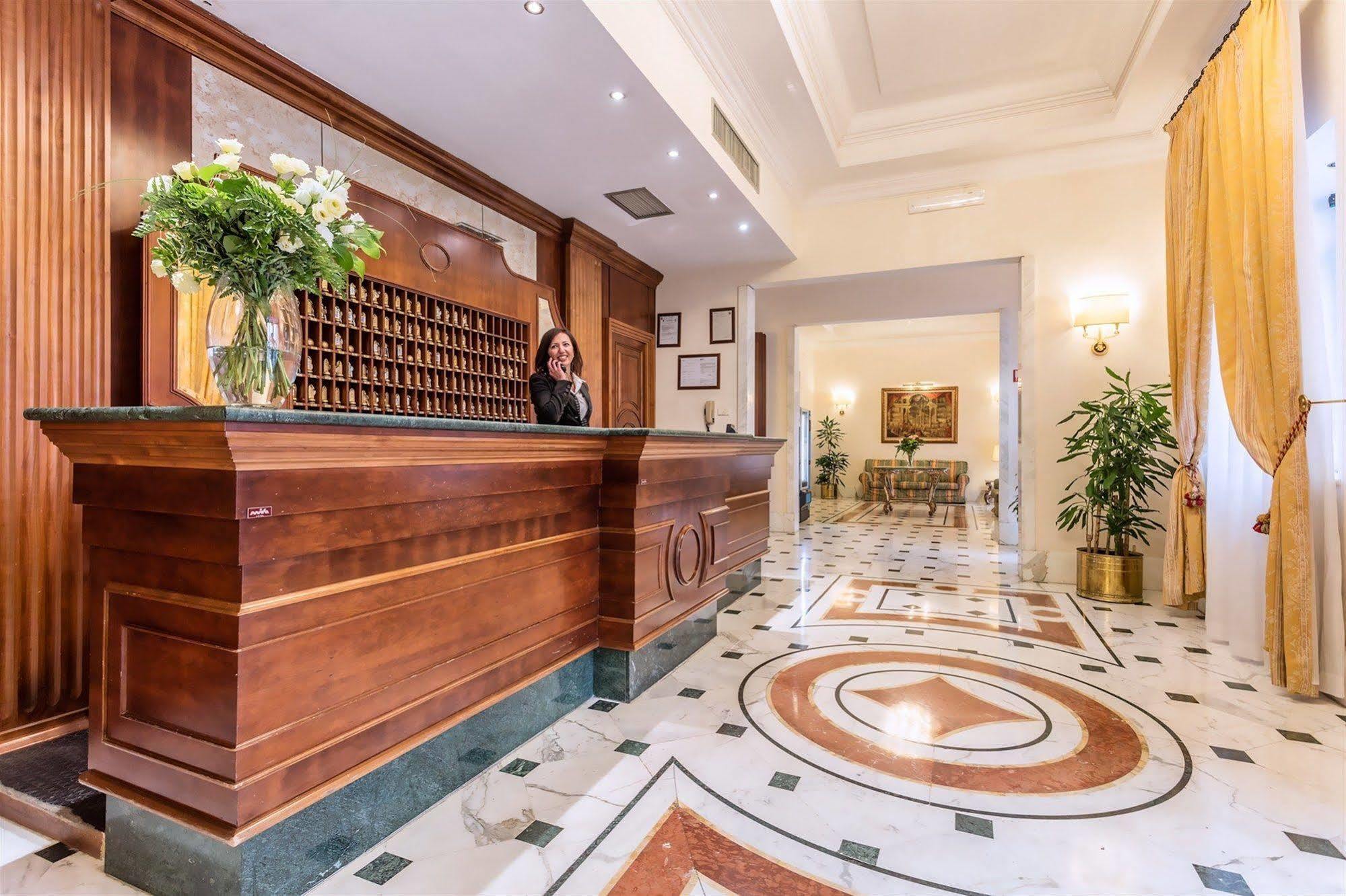 Raeli Hotel Noto Roma Esterno foto