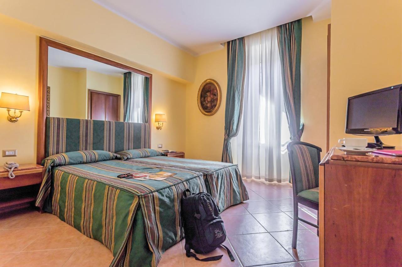 Raeli Hotel Noto Roma Esterno foto