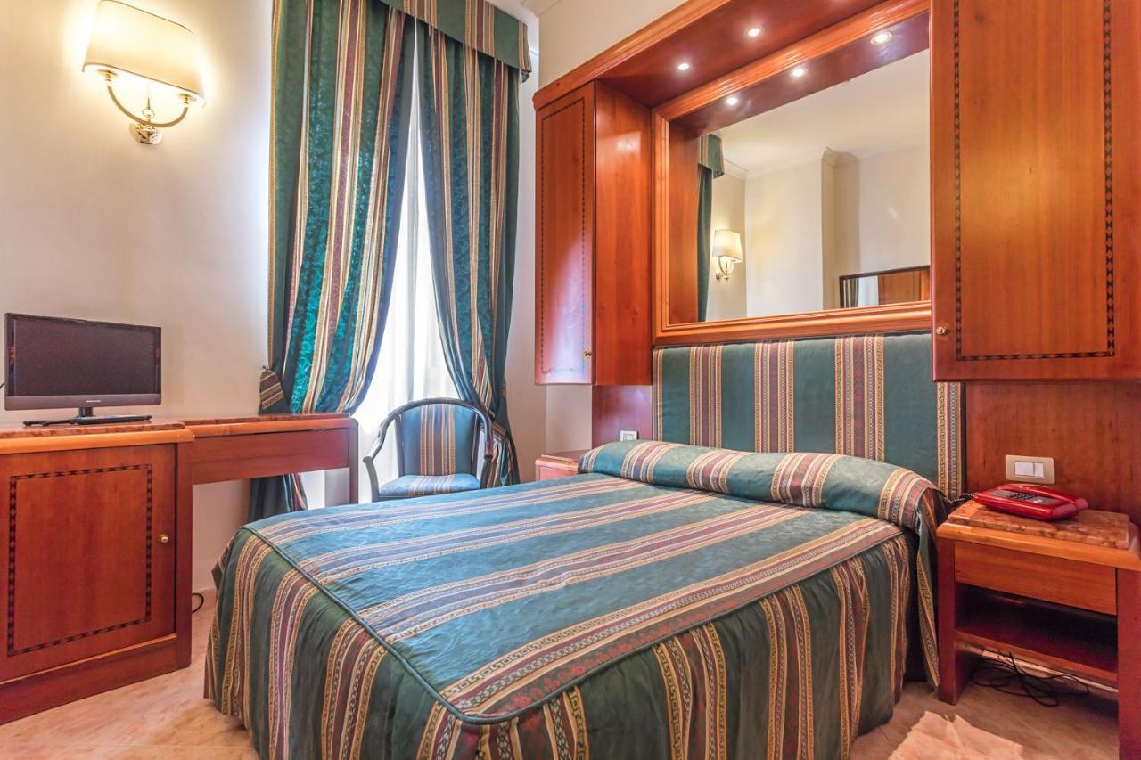 Raeli Hotel Noto Roma Esterno foto