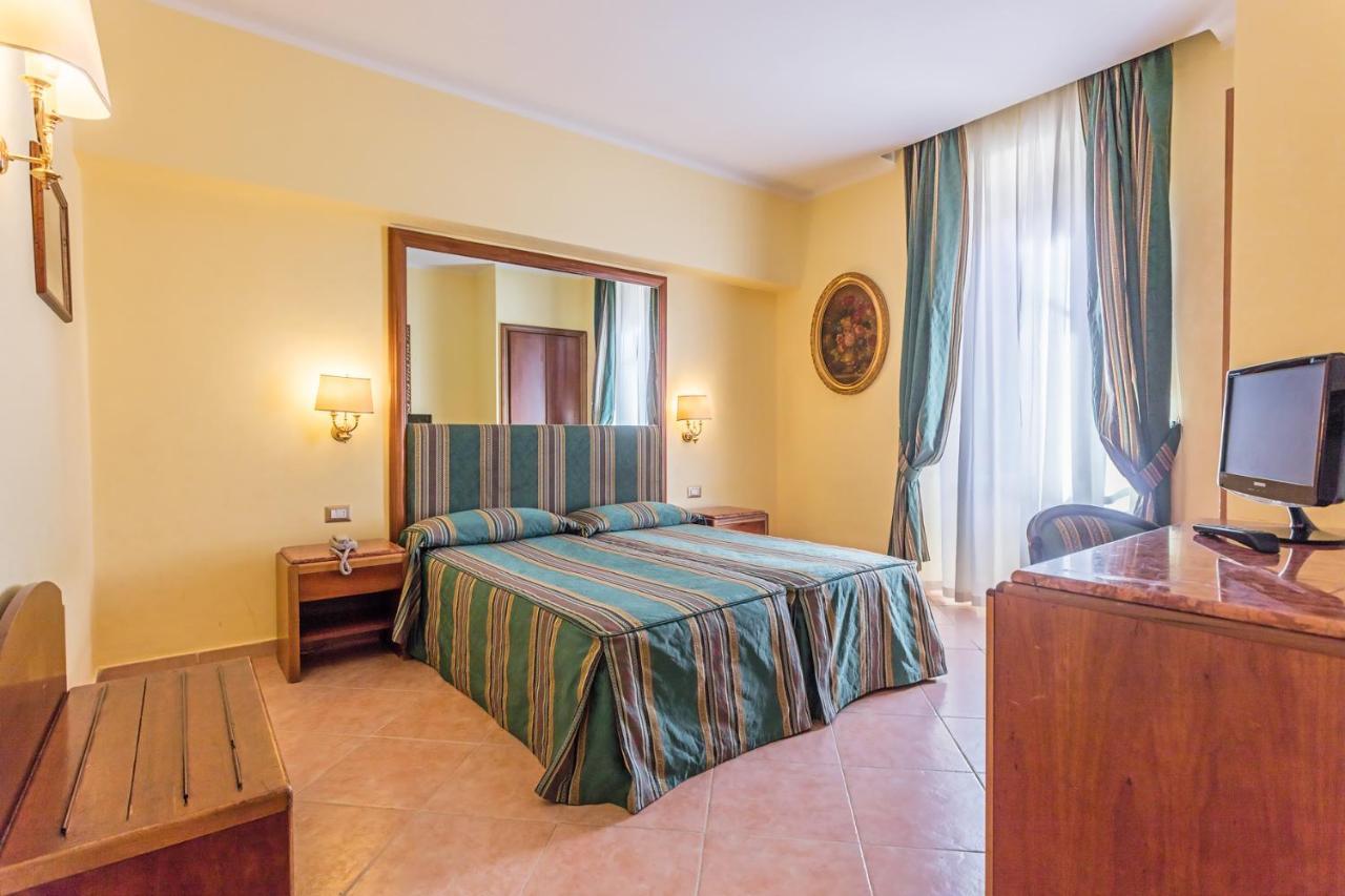 Raeli Hotel Noto Roma Esterno foto