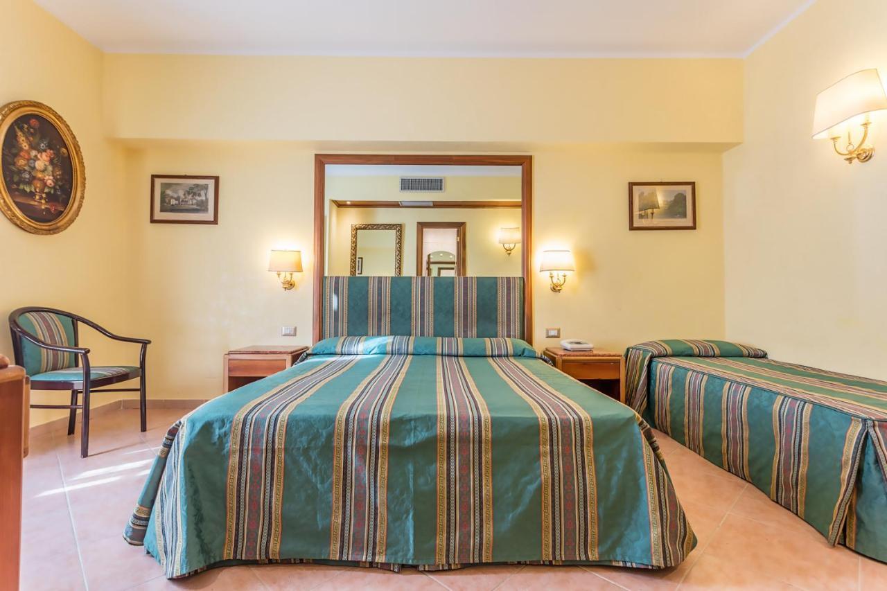 Raeli Hotel Noto Roma Esterno foto