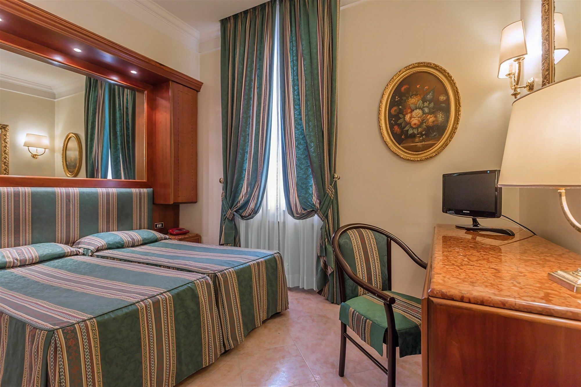 Raeli Hotel Noto Roma Esterno foto