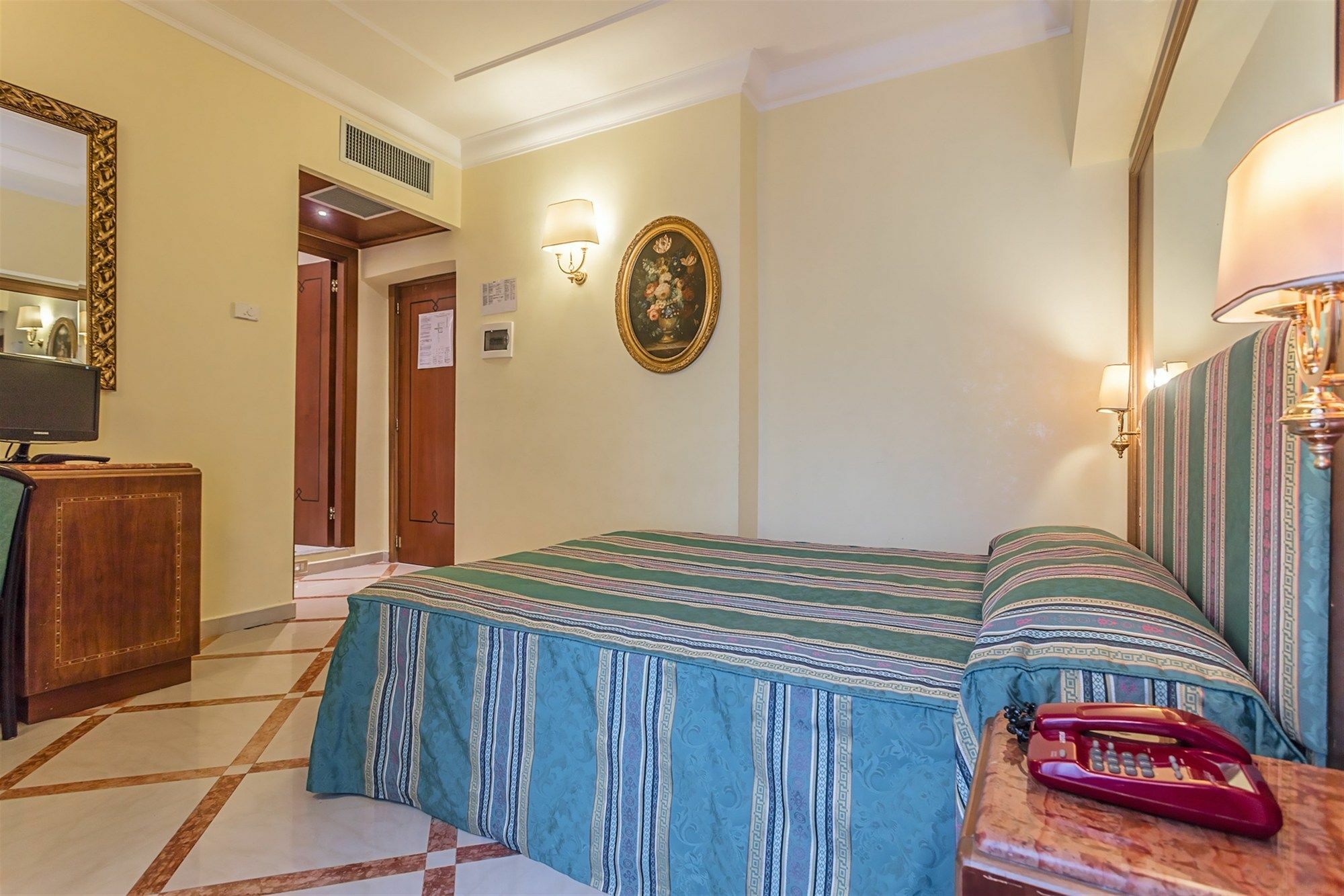 Raeli Hotel Noto Roma Esterno foto